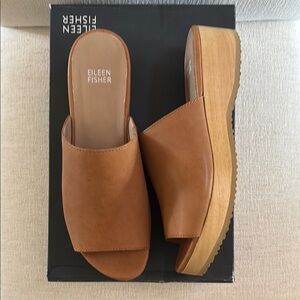 Eileen Fisher NOVEL-TL Tumbled Leather Clog. Cognac. 8M. NWT.